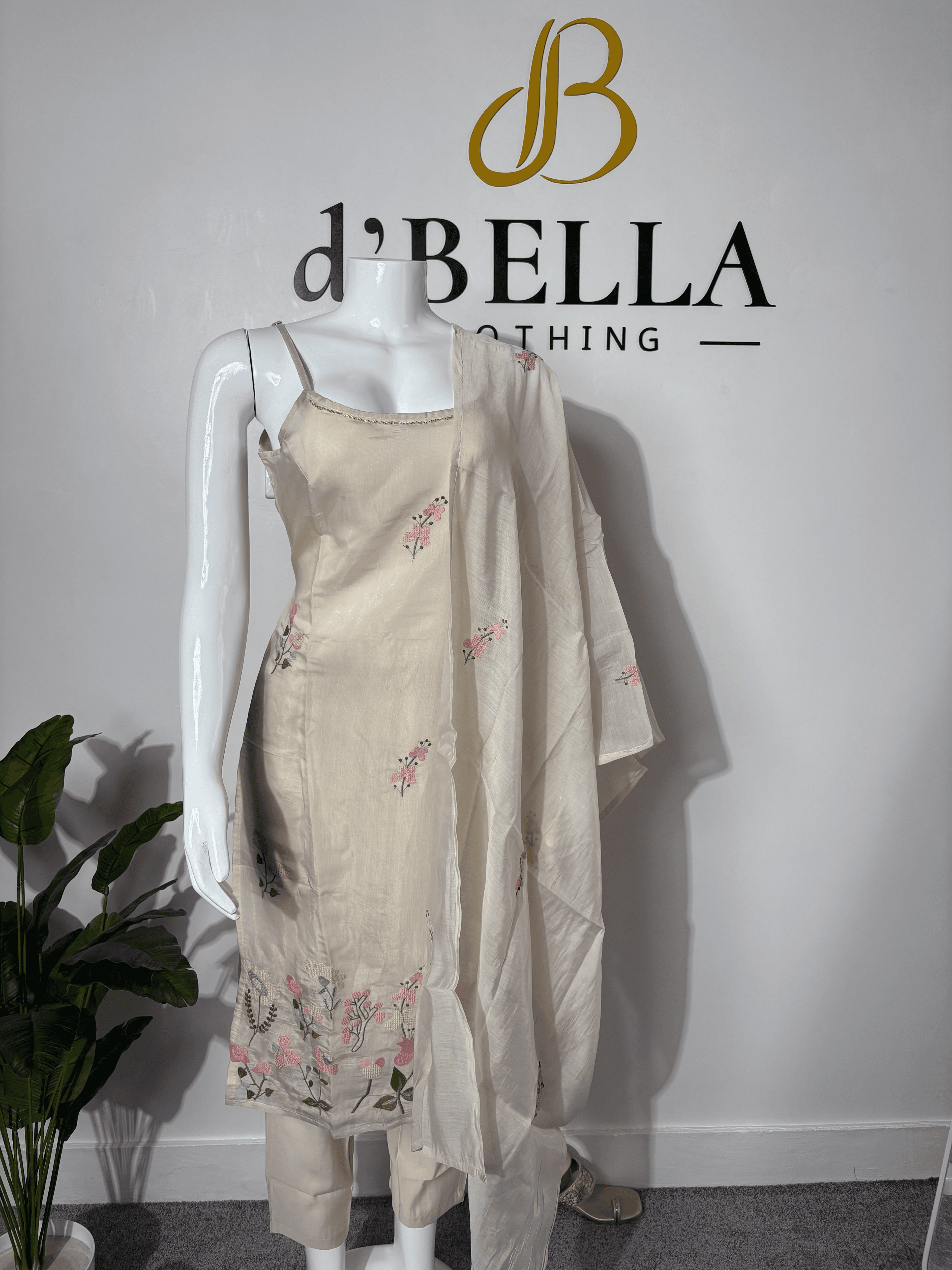 Sleeveless Mul Chanderi Cotton Kurtha with Handwork & Embroidery